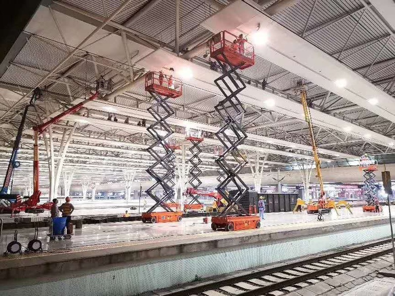 剪叉式升降平臺(tái)