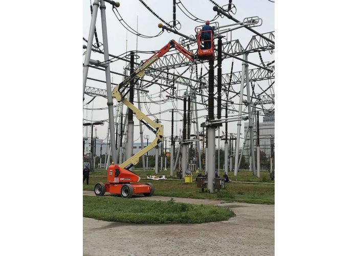 自行走高空作業(yè)平臺(tái) 自行走高空作業(yè)平臺(tái)