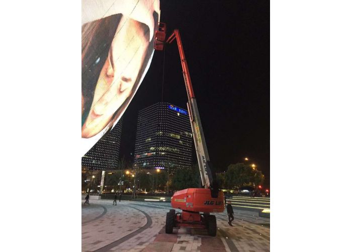 自行走高空作業(yè)平臺