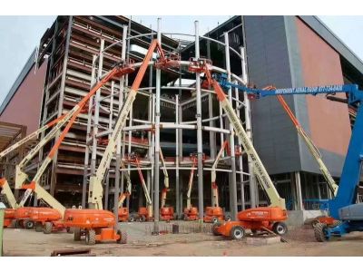 自行走高空作業(yè)平臺