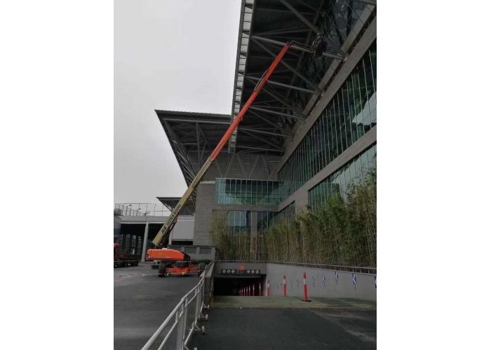 自行走高空作業(yè)平臺