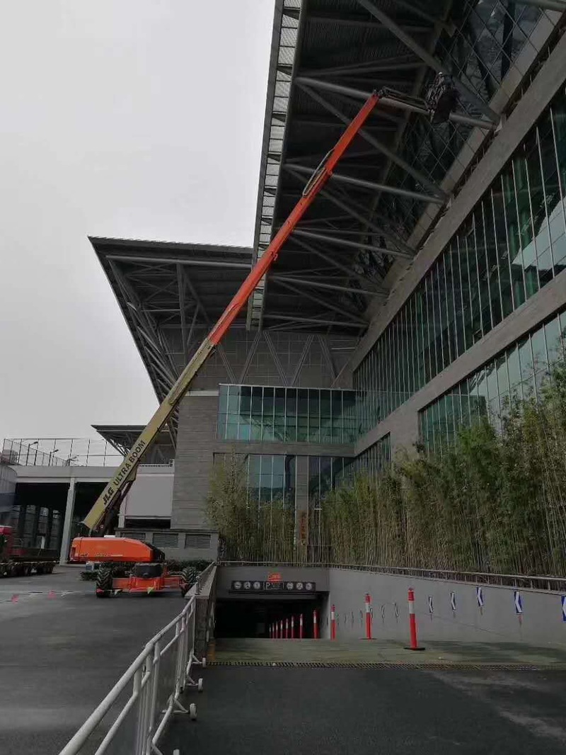 自行走高空作業(yè)平臺(tái)